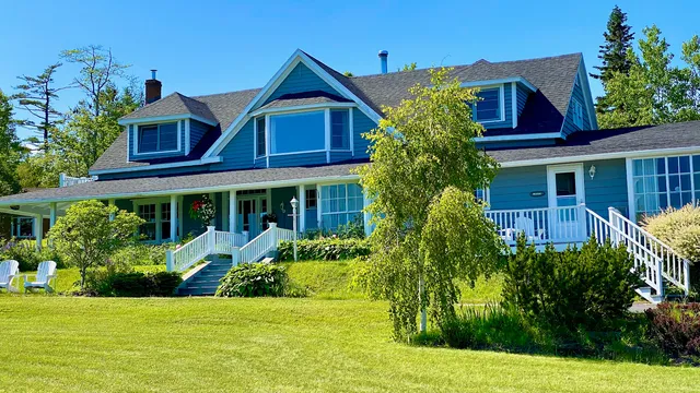 Broadwater Inn & Cottages Cape Breton