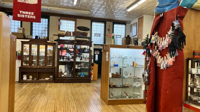 Three Sisters Antique Mall