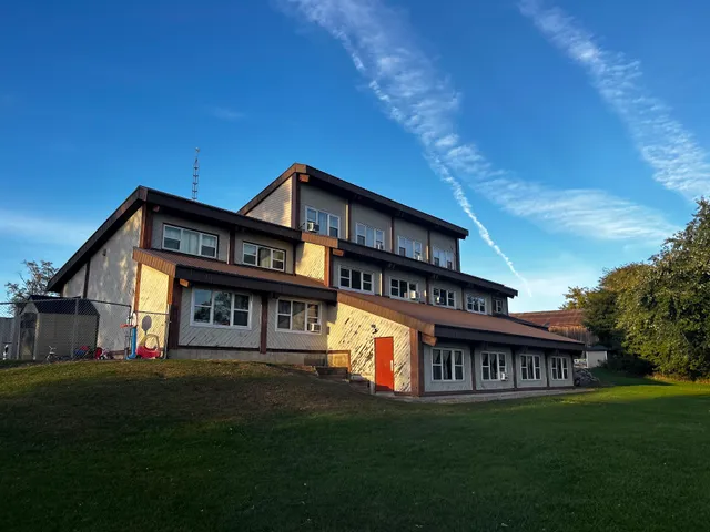 Kingfisher Bay Retreat