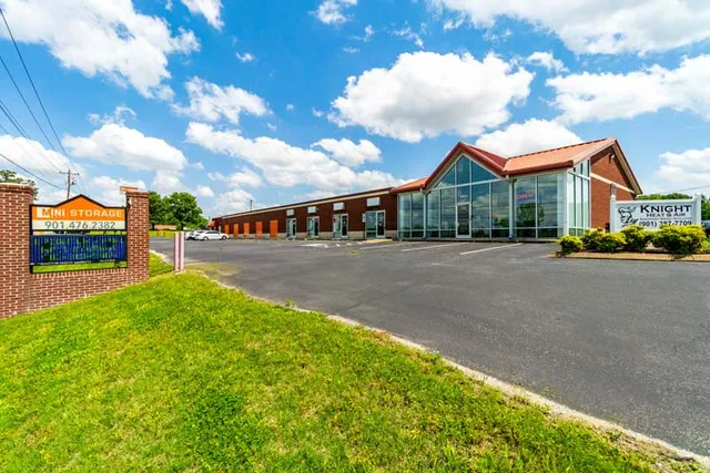 Mini Mall Storage - Brighton