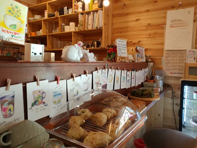 Maju Story (Organic vegan cafe)