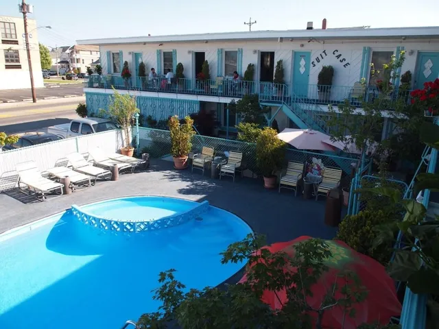 Suitcase Motel & Travel