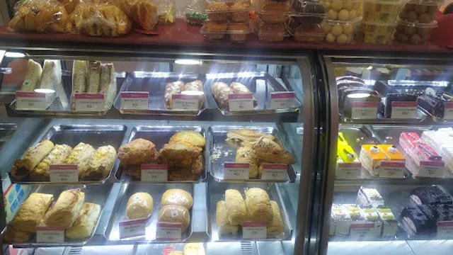 Prime Cakes, Zoo Road