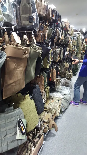 World Military Store S & Graf