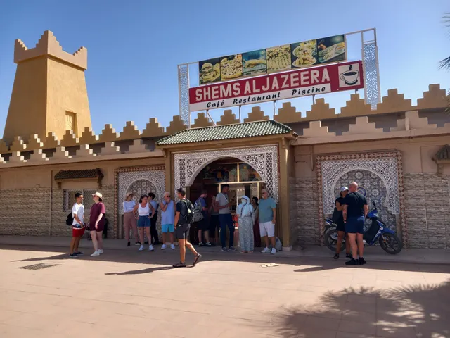 Shems Al Jazeera : Café, Restaurant & Piscine