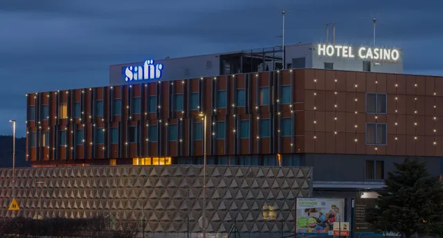 Safir, Hotel & Casino