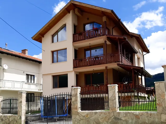 Вила "Belle vie"