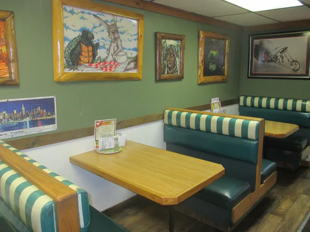 Joe's Pizza, Bigfoot Wine and Liquor