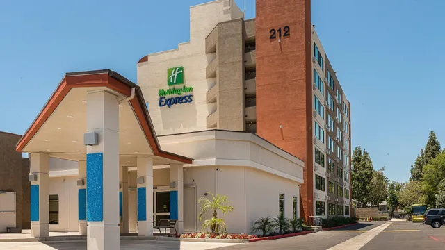 Holiday Inn Express Fullerton - Anaheim by IHG