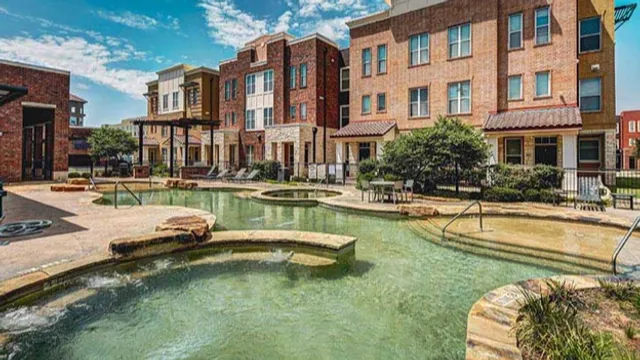 U Club Townhomes at Overton Park