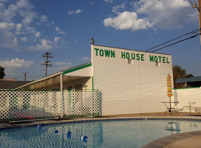 Town House Motel