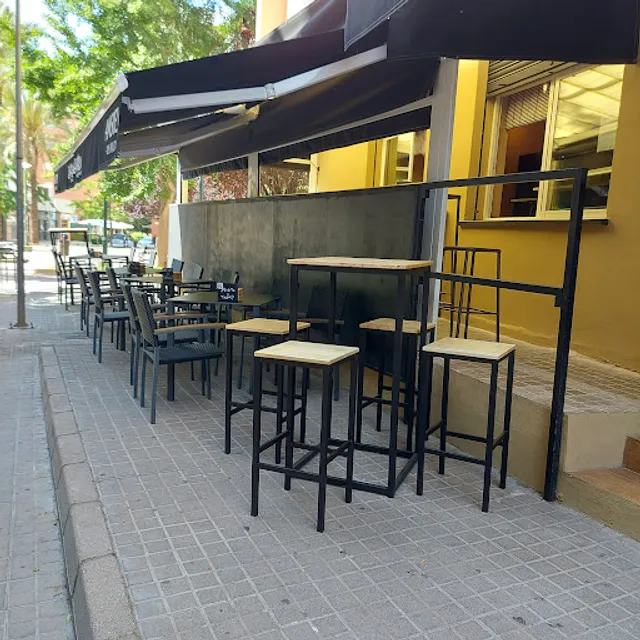 El Camaleón Más Que Vinos