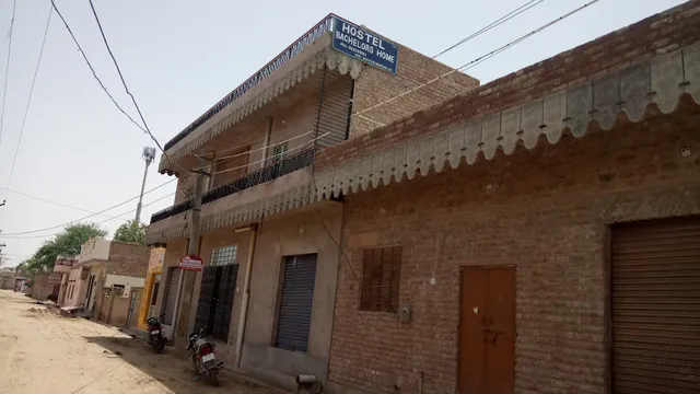 Hostel Bachelors Home