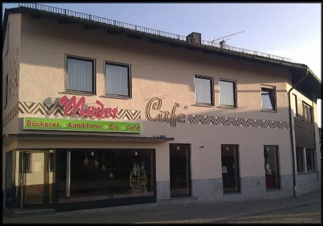 Bäckerei-Konditorei-Eis-Café Mader