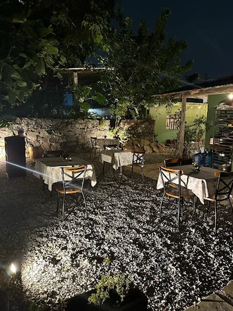 Restaurante "Colibrí La Casa De Piedra"