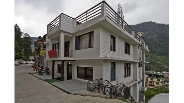 OYO 8854 The Meadows