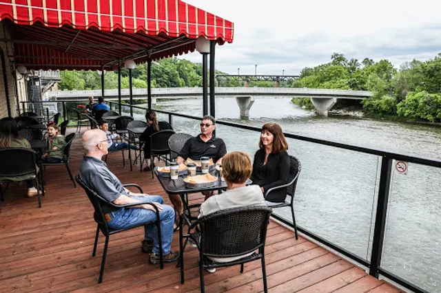 Capeesh Craft Kitchen & Cellar