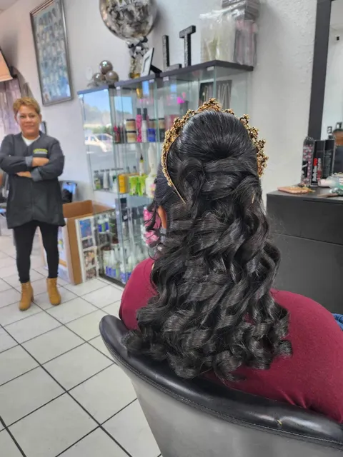 La Tijera Salon de Belleza