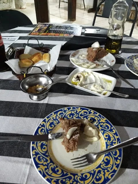 Faruks Vinicius Tom Bar