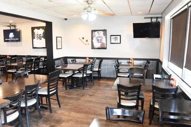 Landmark Grill & Grind - Restaurant