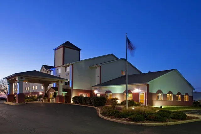 Holiday Inn Express Mt. Vernon by IHG