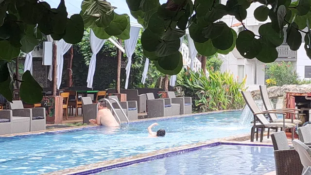 Hotel La Cueva Limón