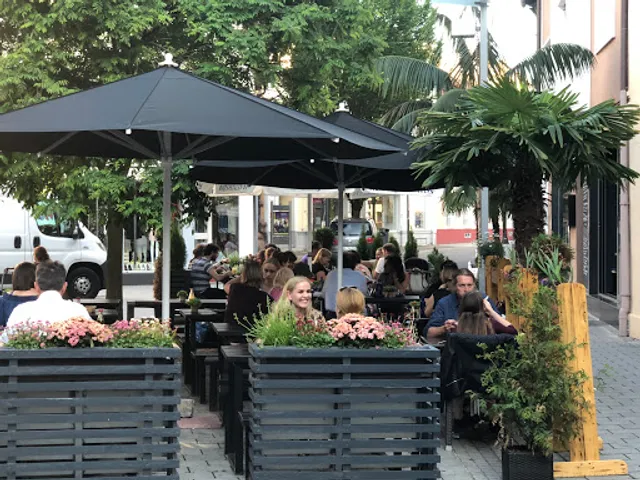 Taumi Lahr - Asia Fusion