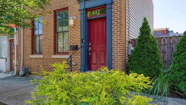 Gabriel's Luxury Short Term Fully Furnished Townhouse Rental 4 Bedroom/3Bath