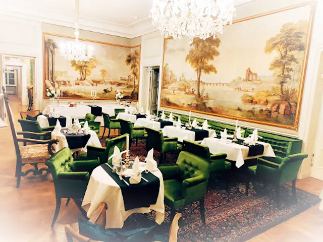 Friedrichsfelde Palace