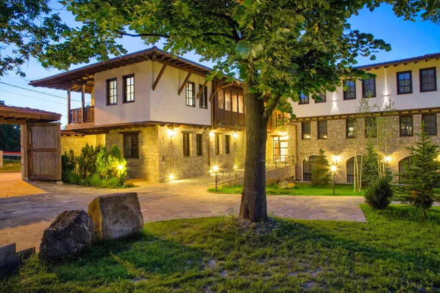 The Complex “Arbanashki han”