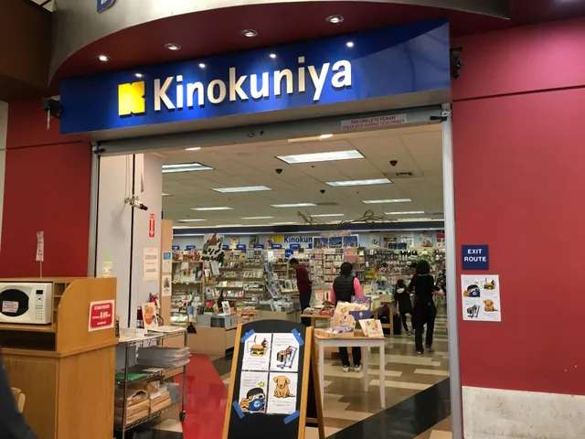 Kinokuniya Bookstore - San José
