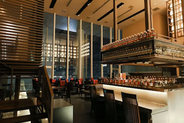 Dynamic Kitchen & Bar SUN Hilton Plaza West