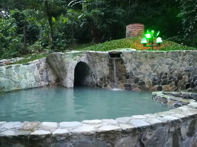 Luna Jaguar Hot Springs & Spa