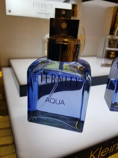 Sunglass Hut at Macy's