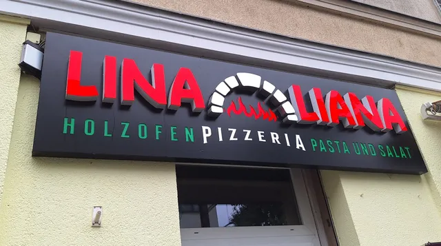 LINA & LIANA HOLZOFEN PIZZERIA