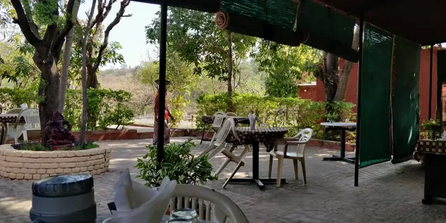 Roopam Hotel & Restaurent
