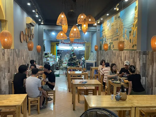 Bánh Hỏi Heo Quay - Xá Xíu - Mì Trộn Gà Lòng Đào