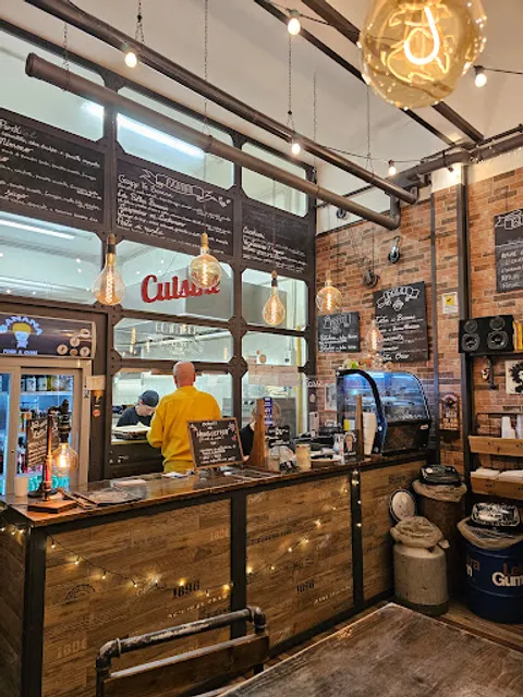 Banana Food & Game Paninoteca