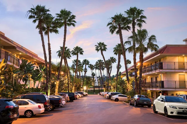 Days Inn by Wyndham San Diego Hotel Circle