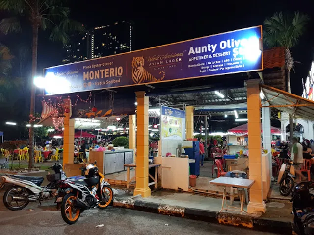 J & J Corner Restaurant (Stall 10)