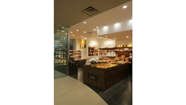 LE PAIN de Joël Robuchon Shibuya Hikarie Store