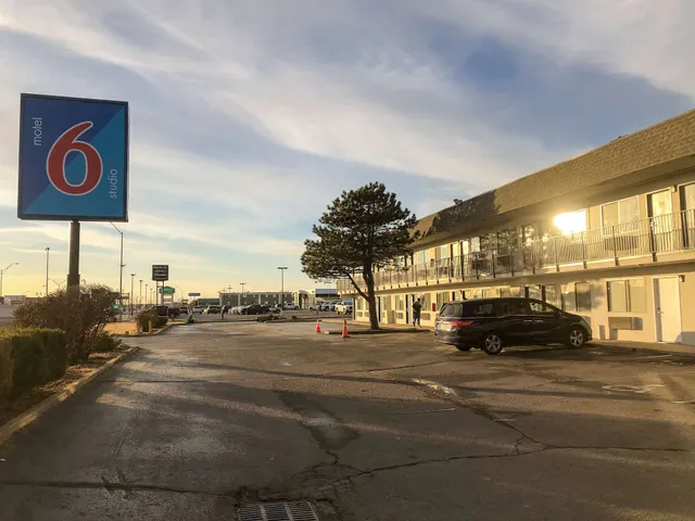 Studio 6 Wichita, KS Airport