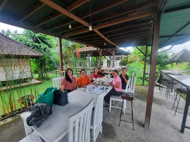 Warung Laksmi Penarungan