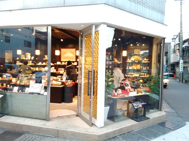 Kinpakuyasakuda Chayagai Store