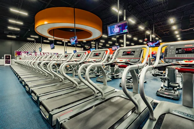 Crunch Fitness - Round Rock