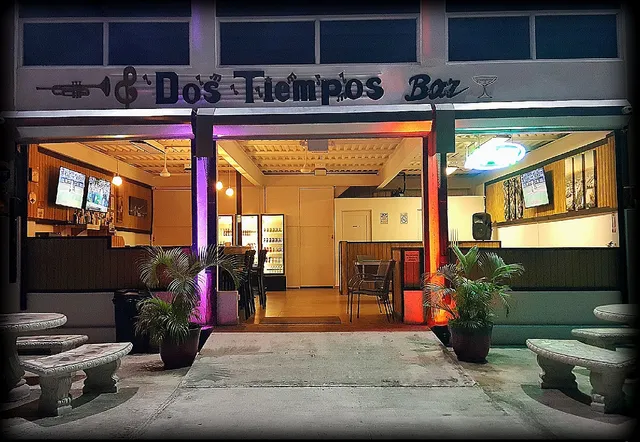 Dos Tiempos Bar