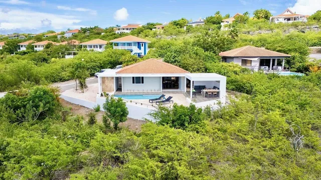 Coral Estate Luxury Resort