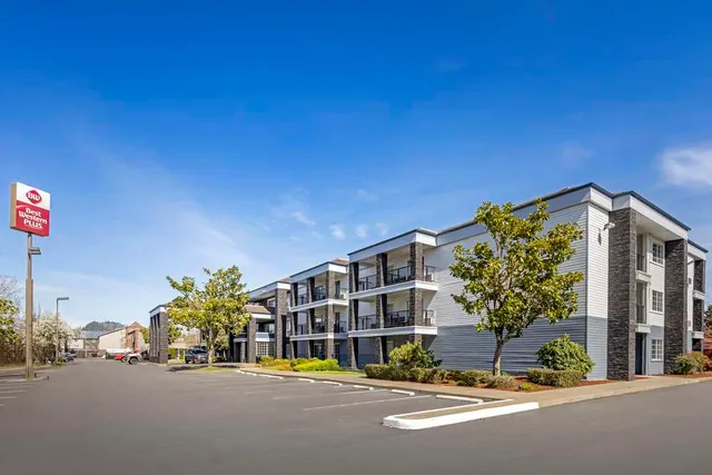 Best Western Plus Grand Manor Inn