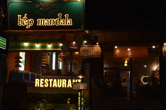 BEP MANDALA HOIAN RESTAURANTS - COM NIEU VIET - 호이안 안방비치 레스토랑