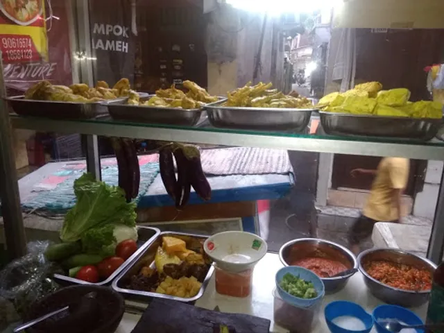 ayam Penyet Dapoer Jawi